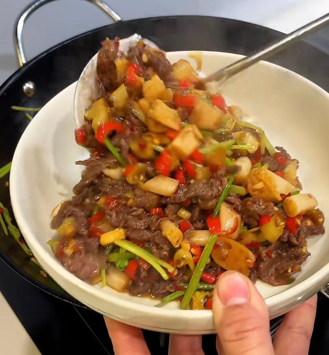 Stir-Fried Beef with Pickled Lotus Shoots (Pao Ou Dai Chao Niu Rou ...