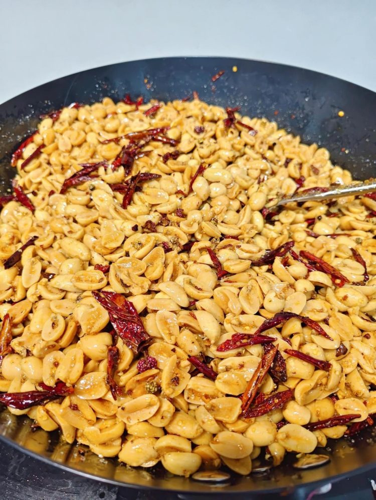Chilly Thread Crispy Spicy Peanuts (醉香仁): Crunchy Peanuts with Numbing Chili