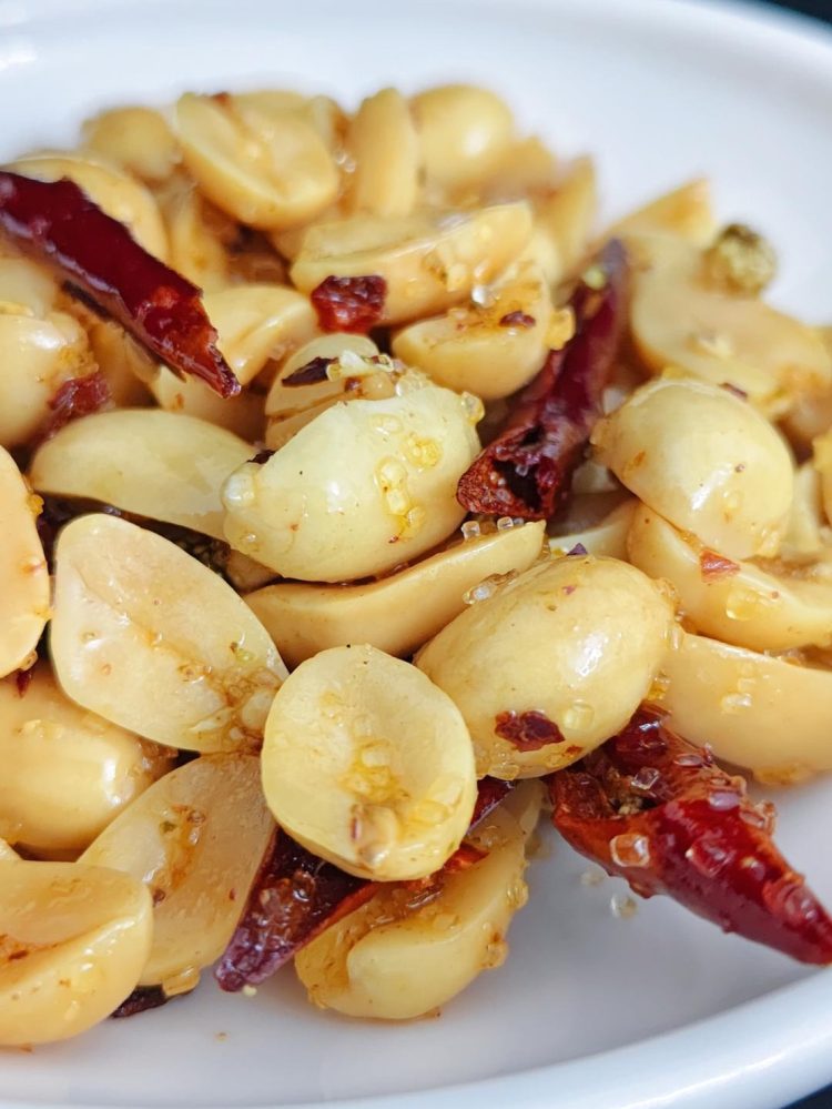 Chilly Thread Crispy Spicy Peanuts (醉香仁): Crunchy Peanuts with Numbing Chili