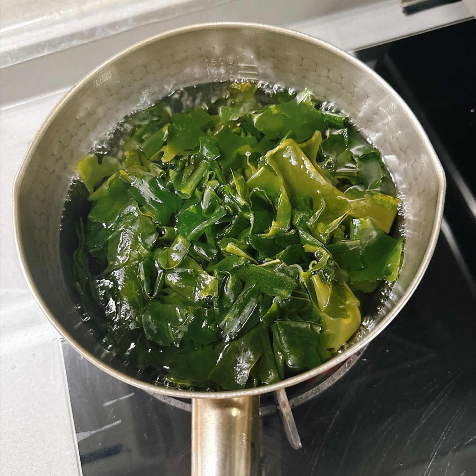 Cucumber and Wakame Salad (黄瓜拌裙带菜): Crunchy, Refreshing,