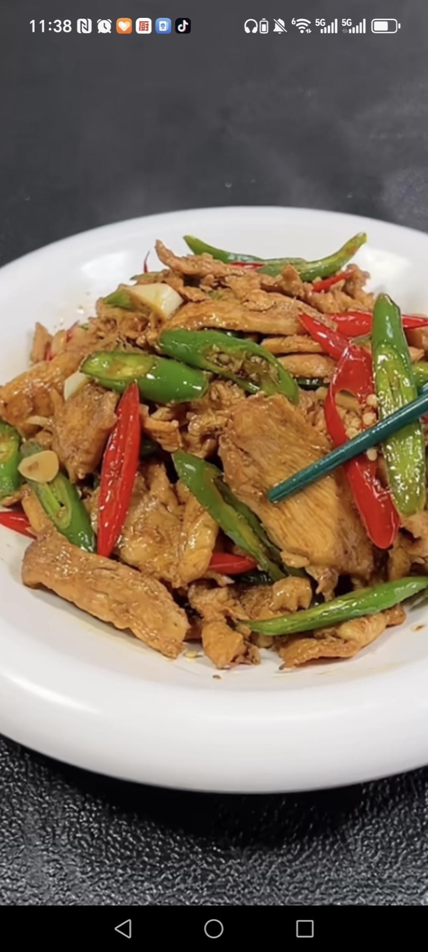 Stir-Fried Chicken with Peppers (辣椒炒鸡肉): Tender Chicken, Crisp